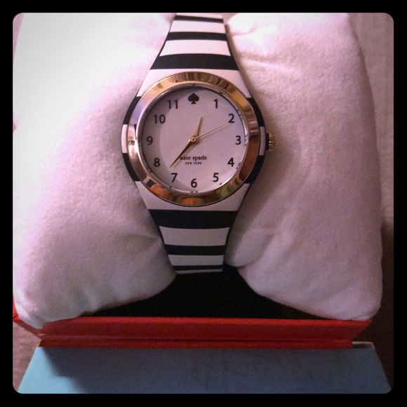 Kate Spade ♠️ New York - Picture 1 of 4